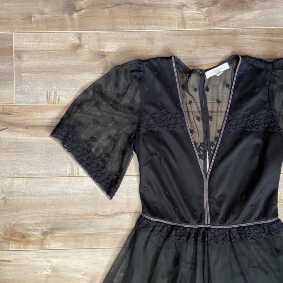 Honey Punch Carina Star Lace Romper - Picture 5 of 13